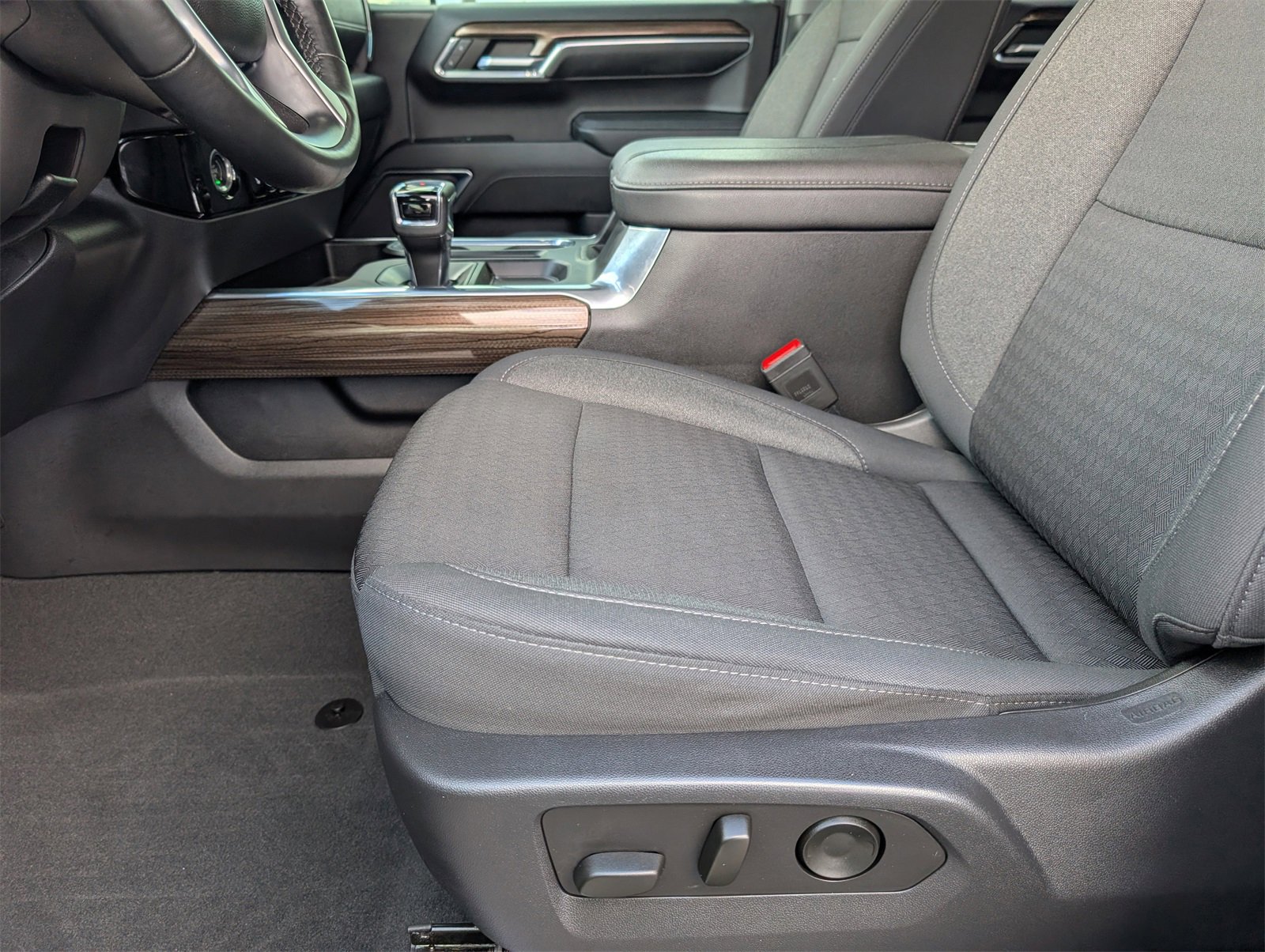 Used 2023 Chevrolet Silverado 1500 LT Trail Boss w/ Protection Package image 15