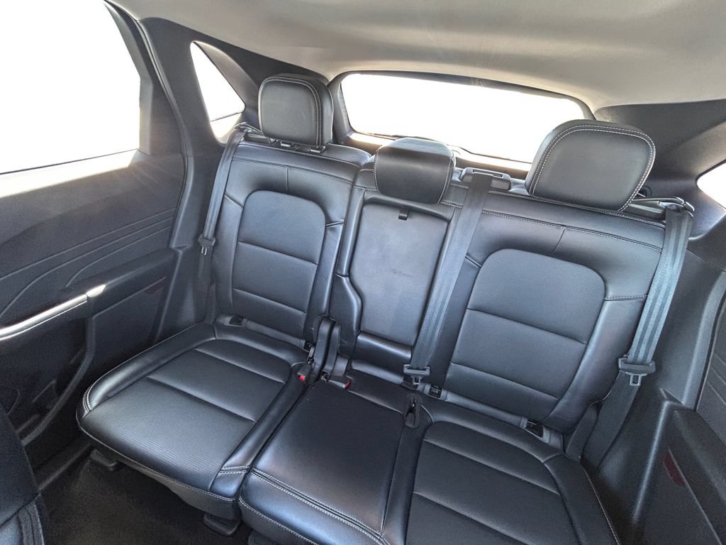 Used 2025 Ford Escape Platinum AWD/4WD image 17