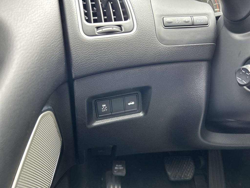 Certified 2022 INFINITI Q50 Luxe w/ Cargo Package image 17