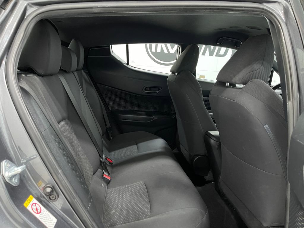 Used 2018 Toyota C-HR XLE image 29