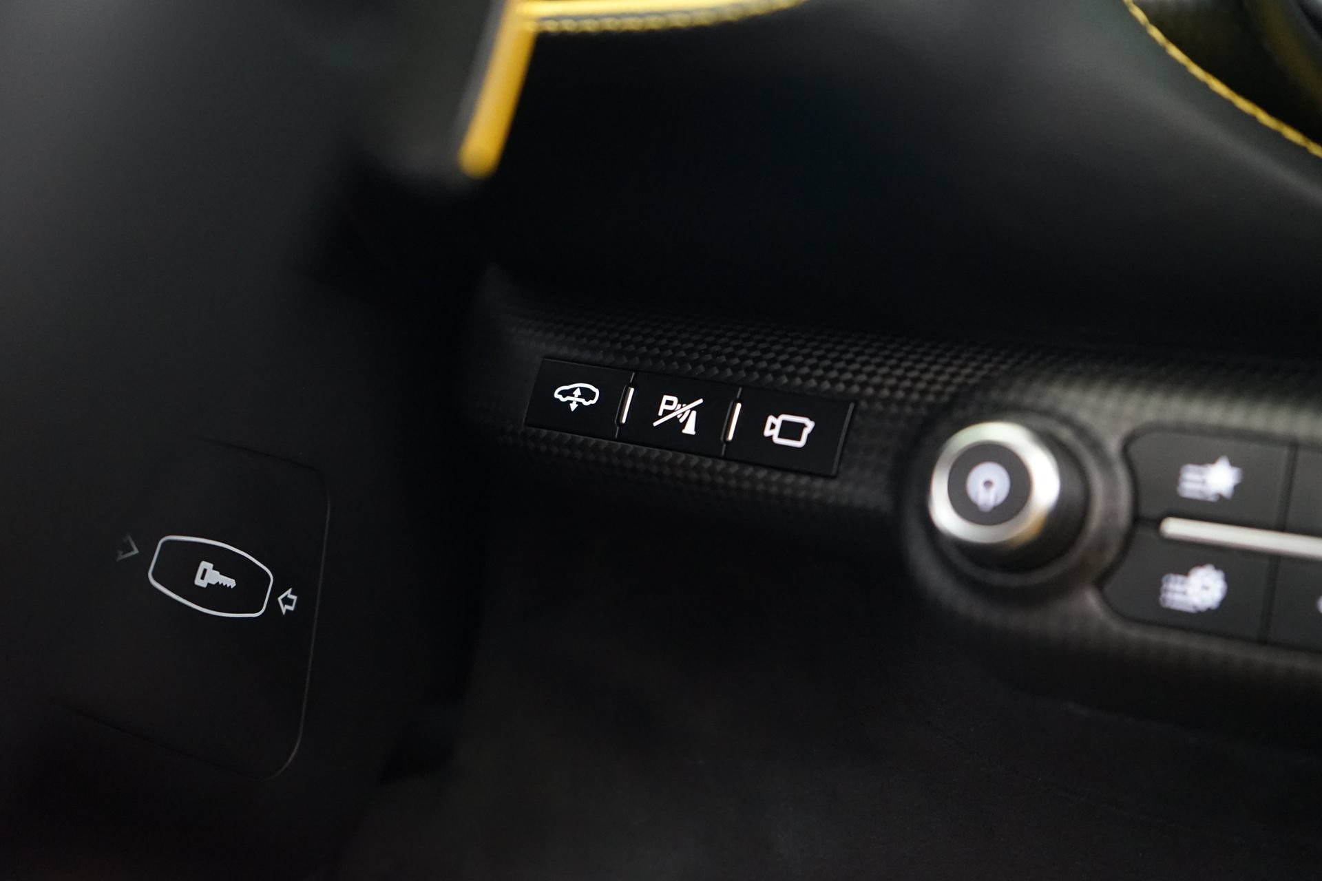 Used 2022 Ferrari 812 GTS RWD image 19