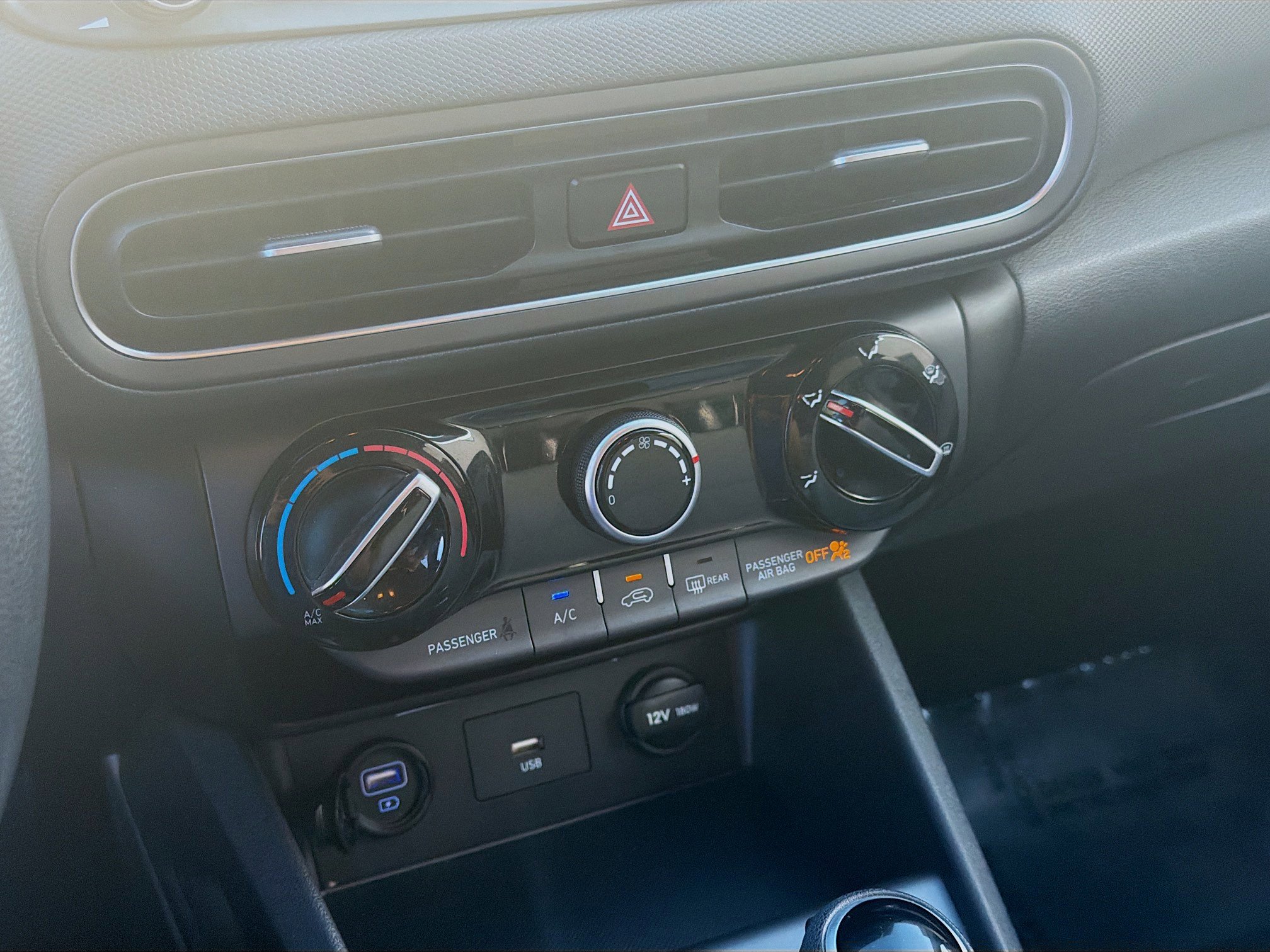 Used 2023 Hyundai Kona SEL image 12