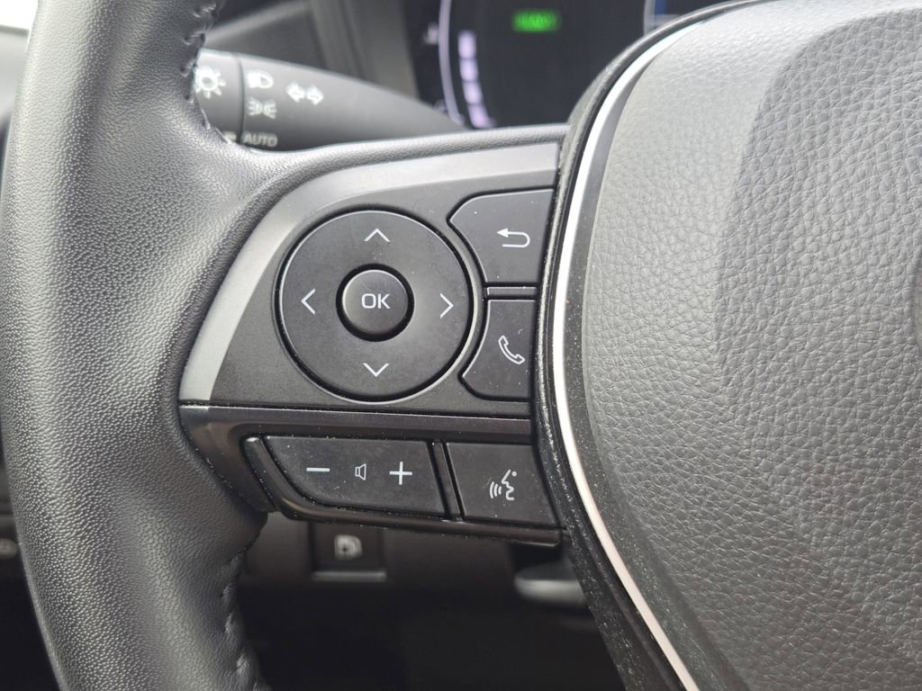 Used 2025 Toyota Corolla SE w/ SE Premium Package image 30