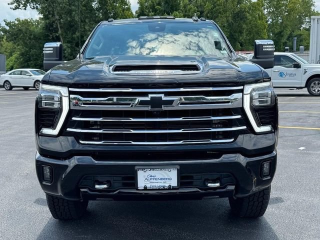 Used 2024 Chevrolet Silverado 2500 LT w/ Midnight Edition AWD/4WD image 9