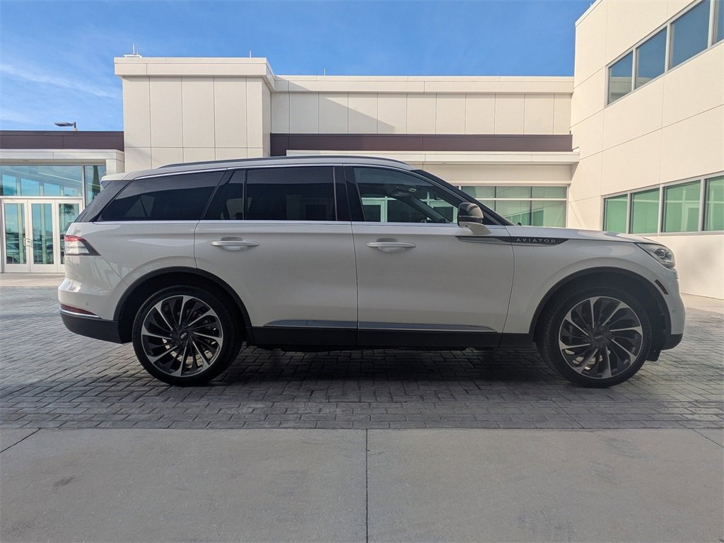 Used 2021 Lincoln Aviator Reserve w/ Equipment Group 201A image 3