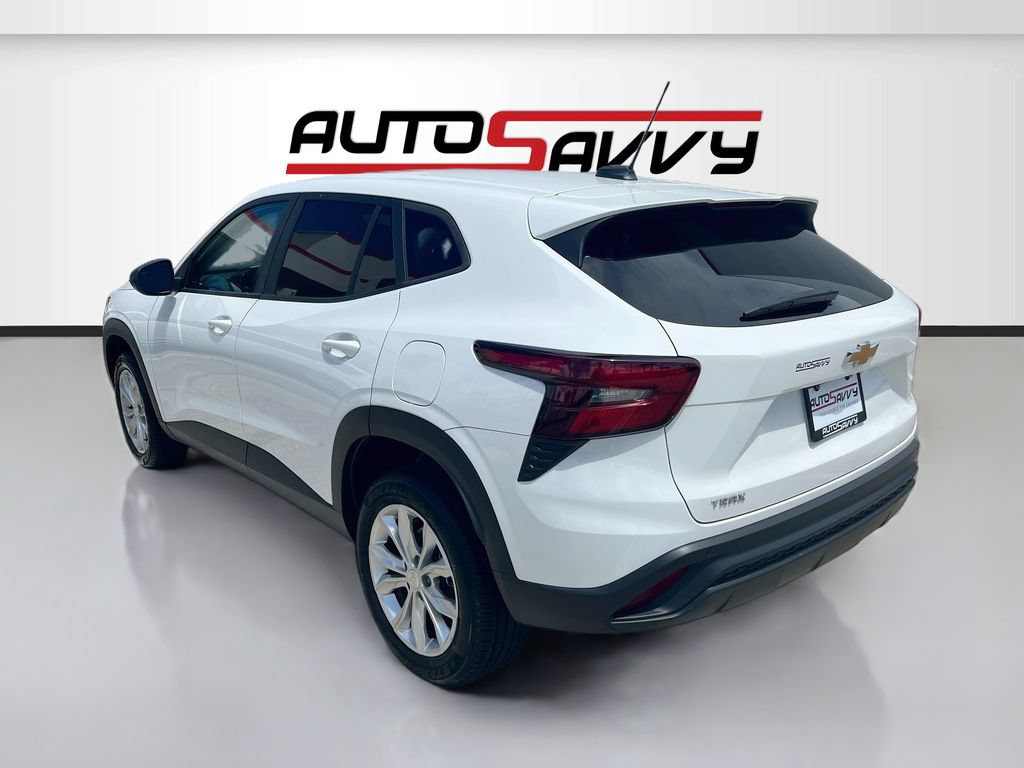 Used 2025 Chevrolet Trax LS w/ Driver Confidence Package FWD image 5