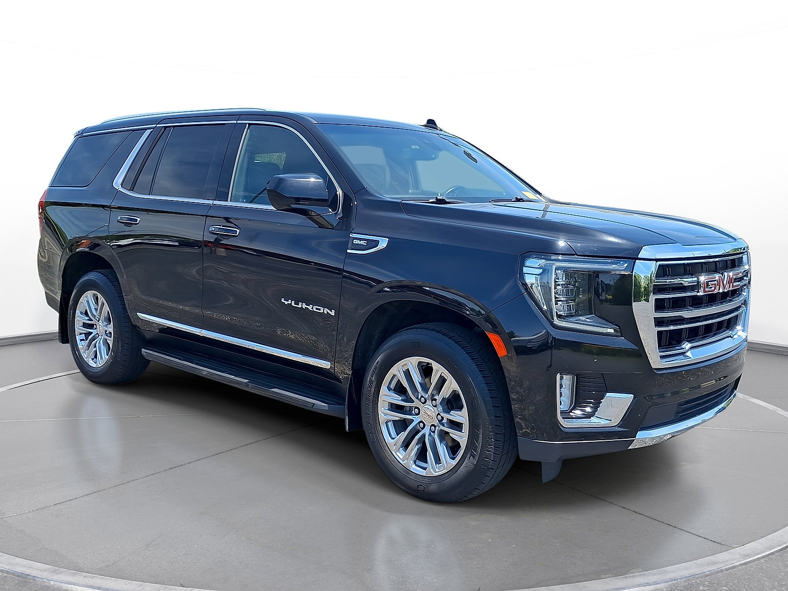 Used 2021 GMC Yukon SLT AWD/4WD image 1