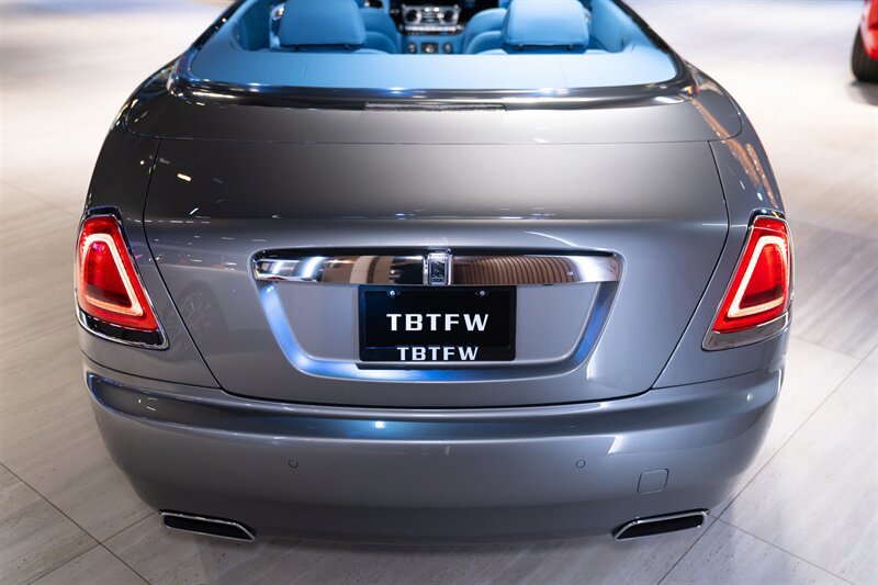 Used 2016 Rolls-Royce Dawn RWD image 28