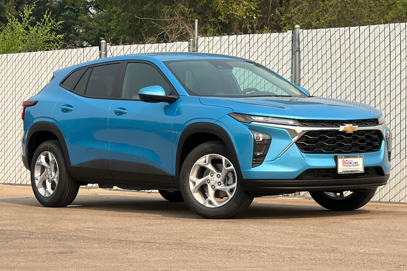 New 2026 Chevrolet Trax LS w/ LS Convenience Package FWD image 2