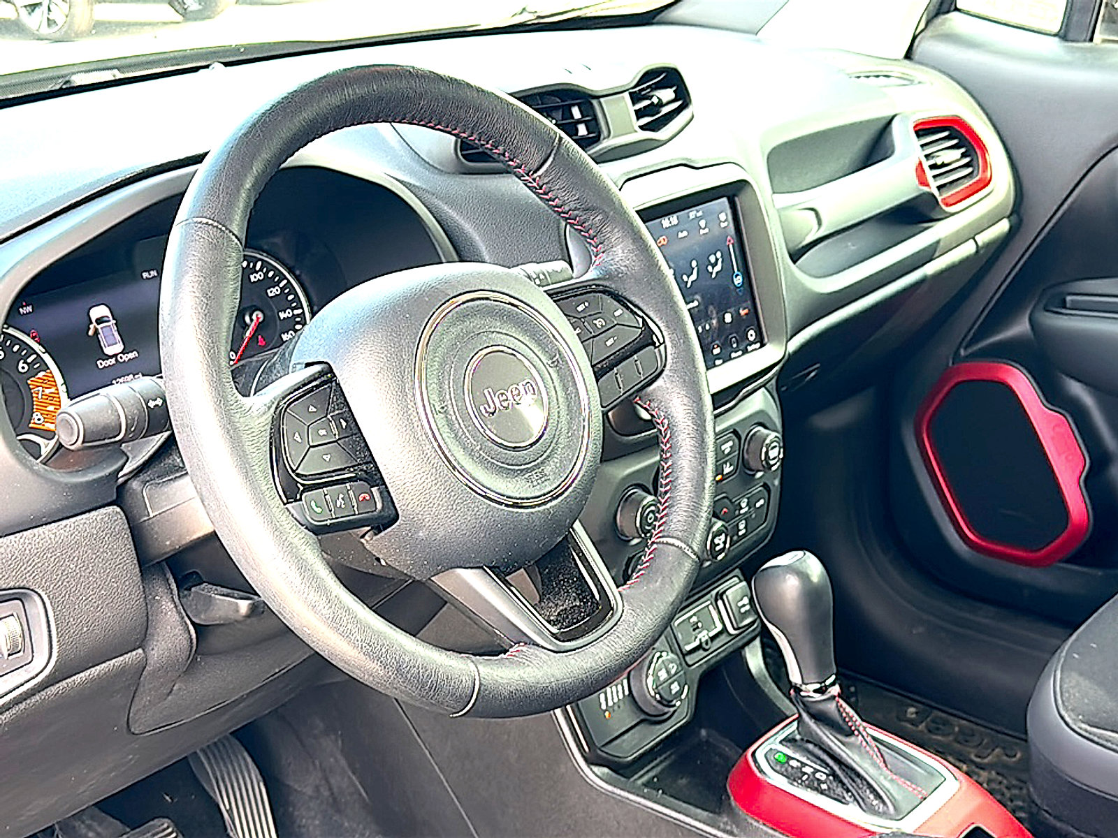 Used 2022 Jeep Renegade Trailhawk w/ Trailer Tow Group AWD/4WD image 12