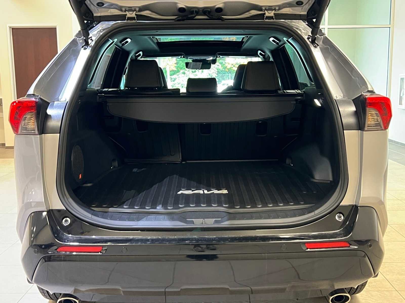 Certified 2025 Toyota RAV4 XSE image 30