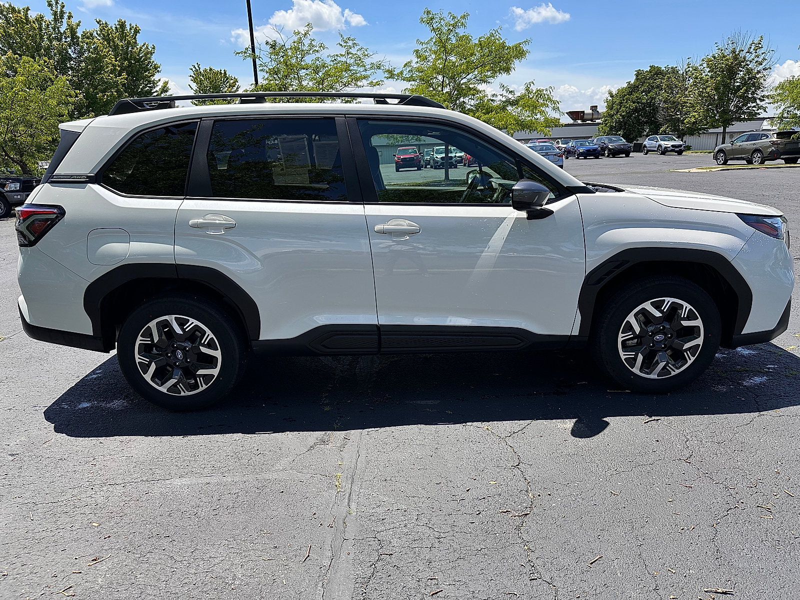 Certified 2025 Subaru Forester Premium AWD/4WD image 2