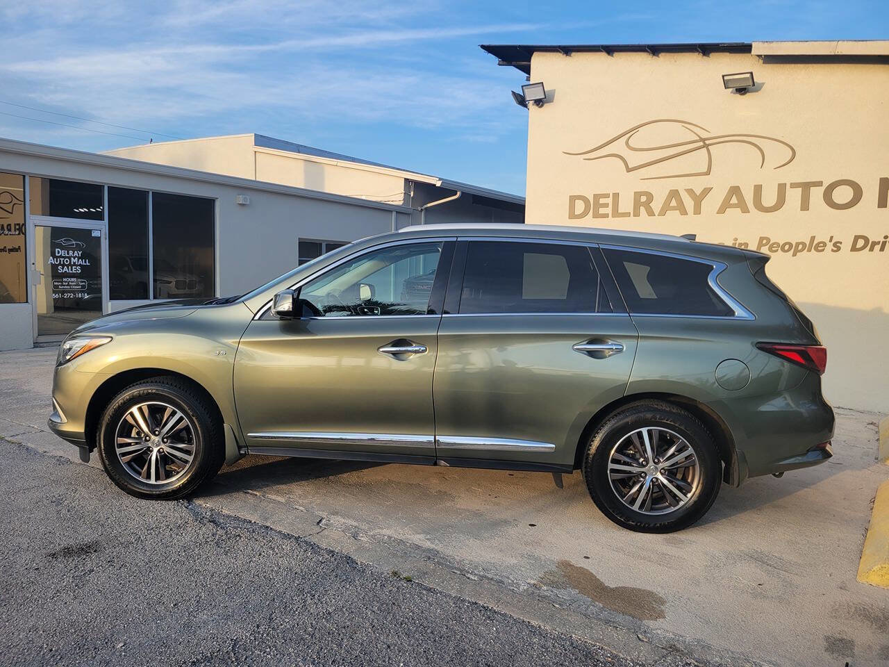 Used 2016 INFINITI QX60 FWD w/ Premium Plus Package image 8