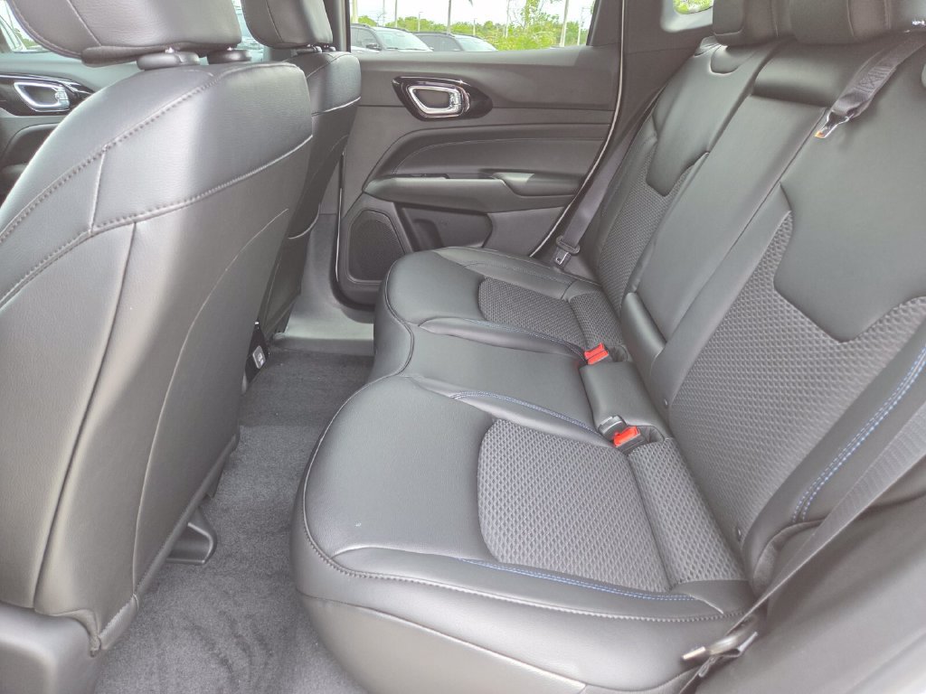 New 2026 Jeep Compass Latitude AWD/4WD image 22