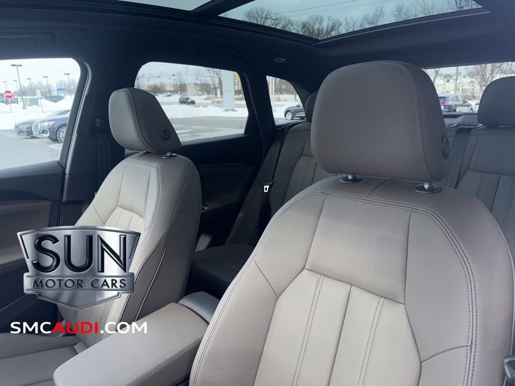 Used 2025 Audi Q5 2.0T Premium w/ Convenience Package image 23
