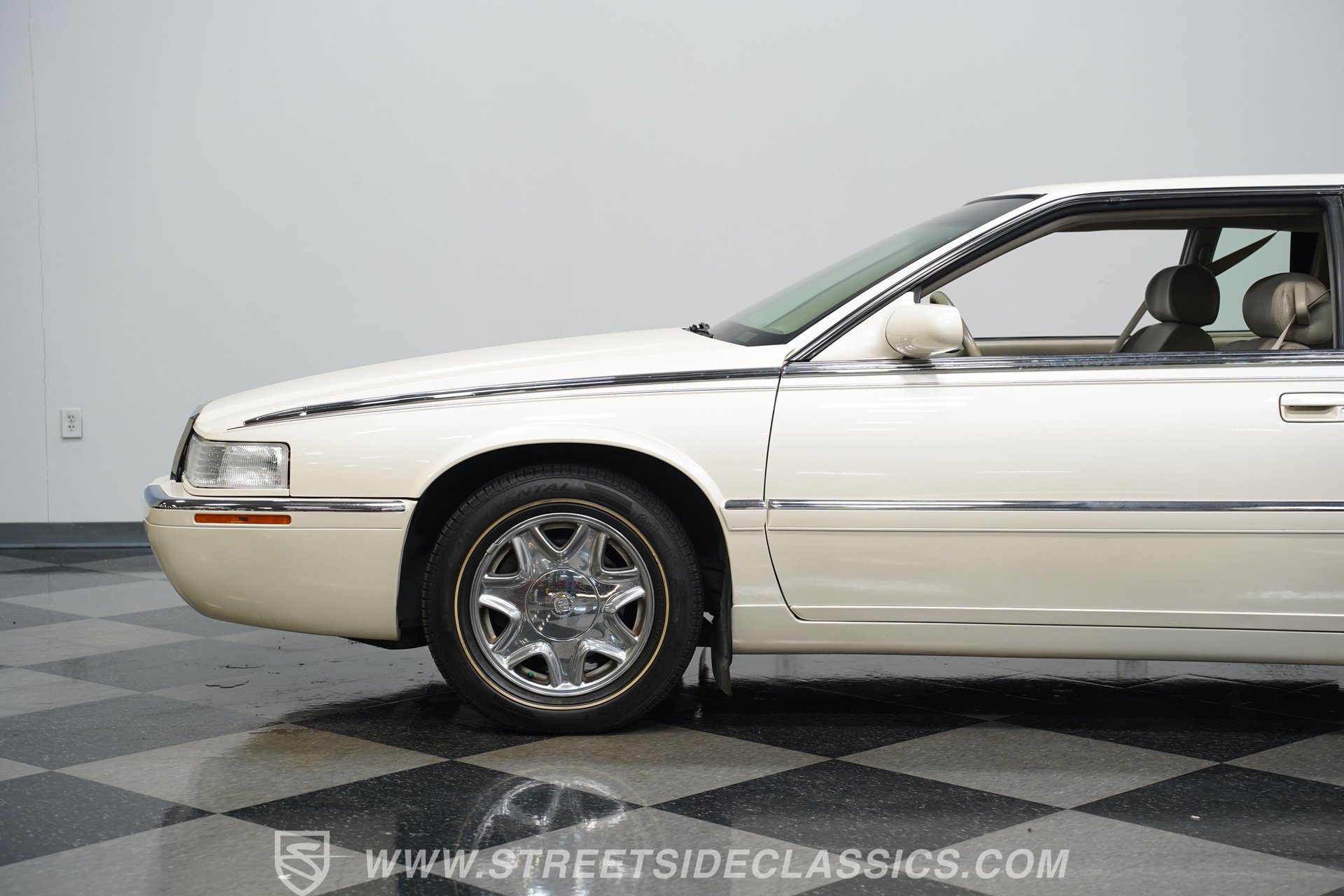 Used 2001 Cadillac Eldorado ESC w/ Comfort/Convenience Pkg FWD image 22