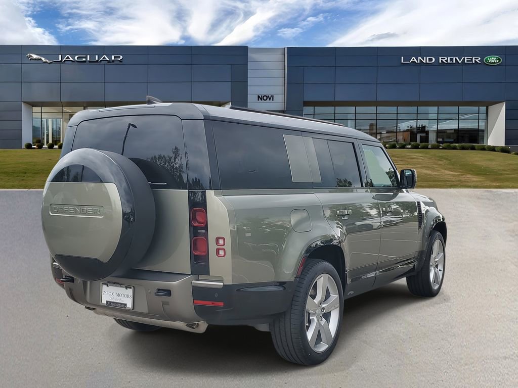 Used 2025 Land Rover Defender 130 X-Dynamic SE image 3