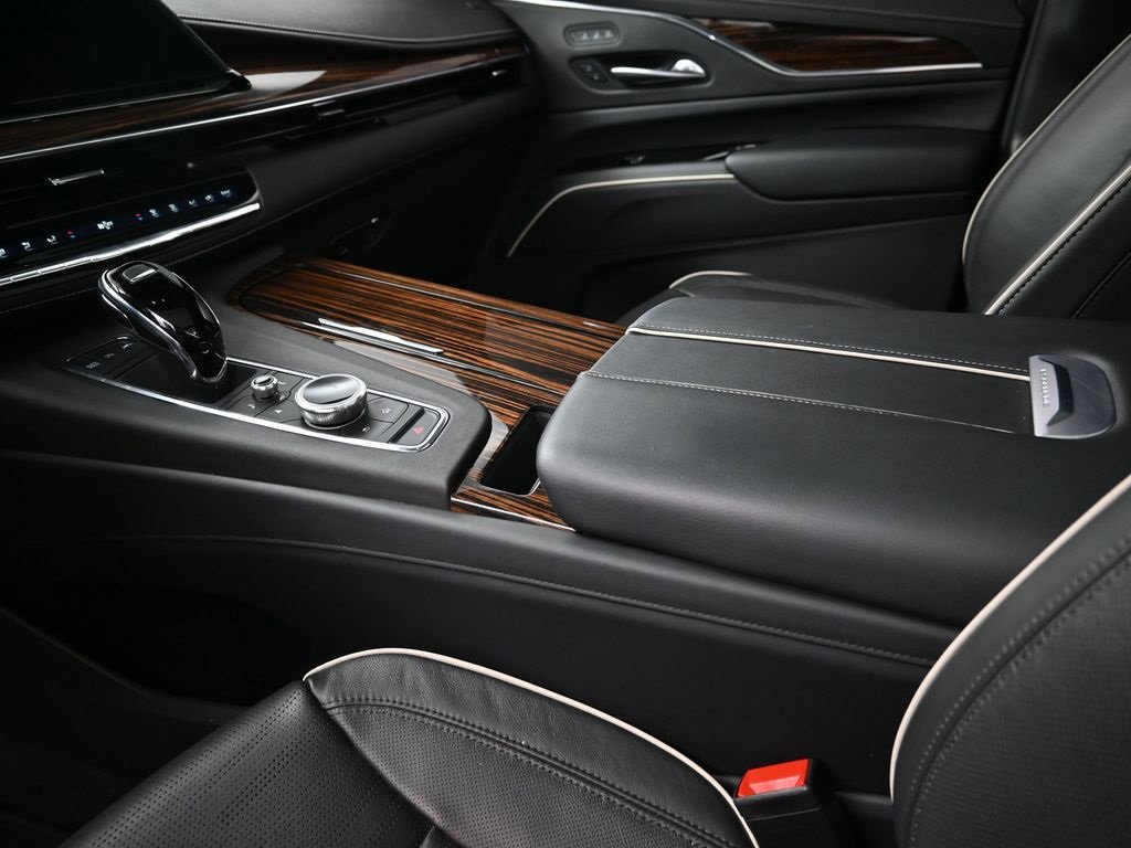 Used 2023 Cadillac Escalade Premium Luxury image 21