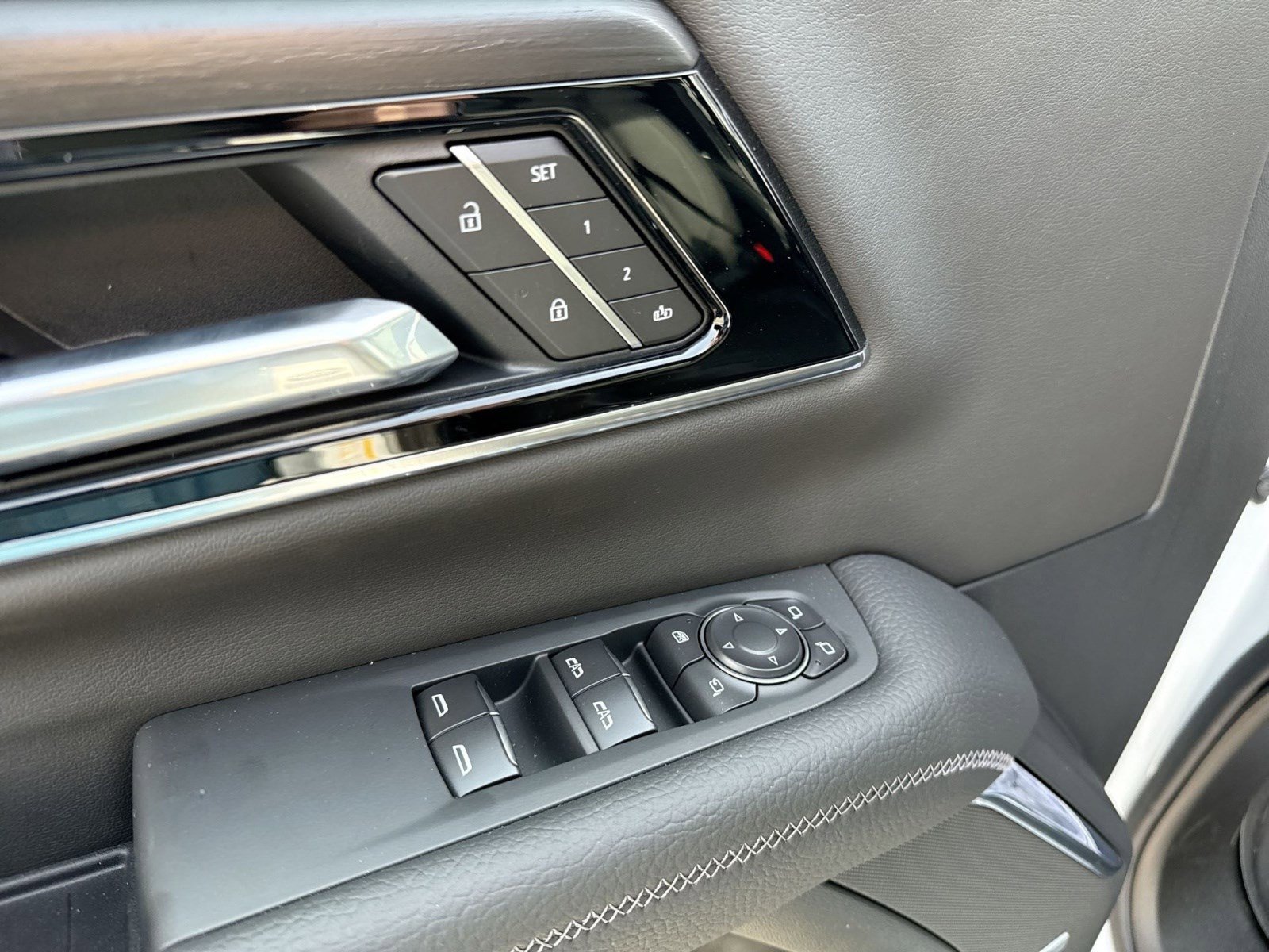 New 2026 GMC Yukon XL Denali w/ Sun & Power Step Package image 15