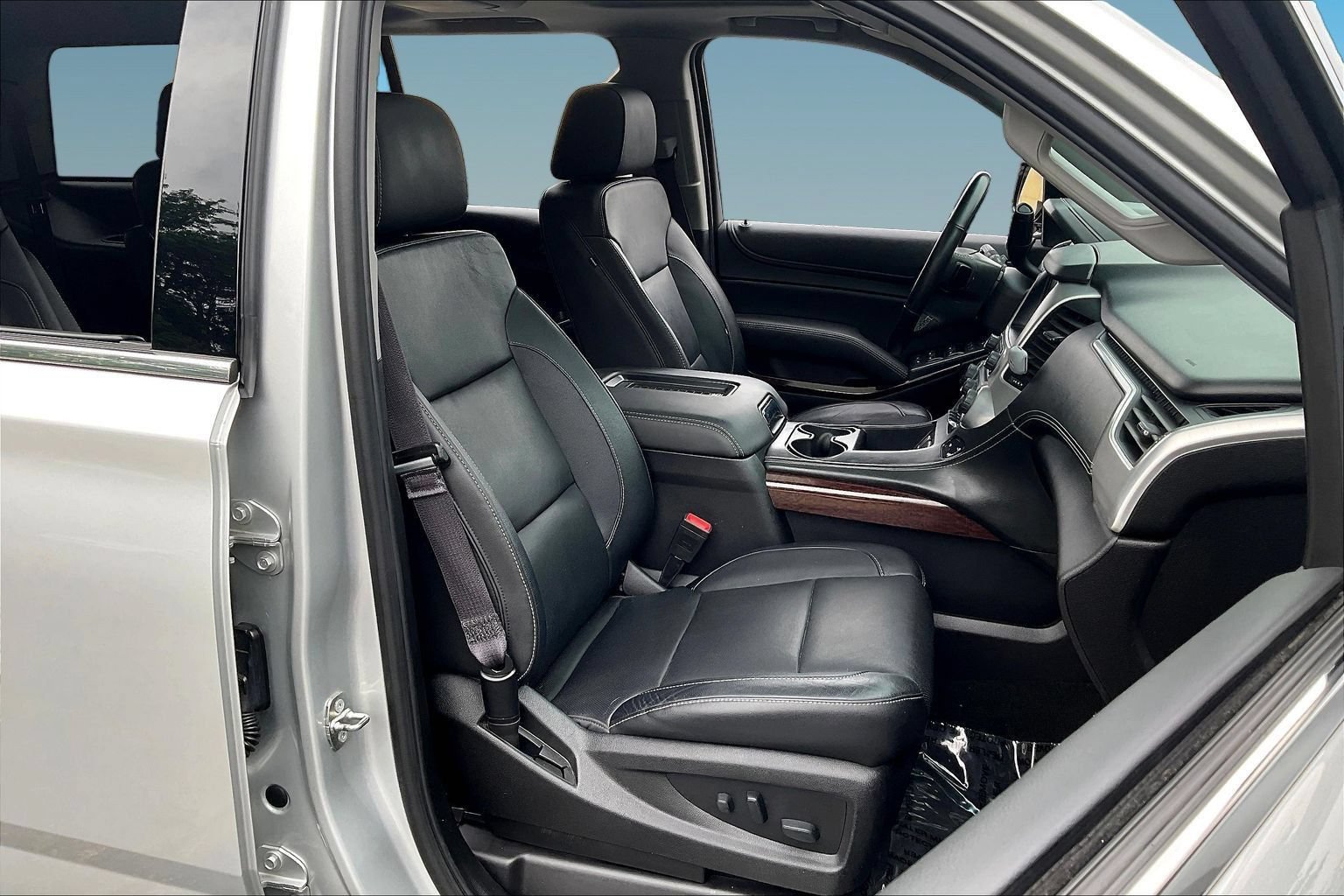 Used 2017 GMC Yukon SLT w/ Open Road Package AWD/4WD image 28