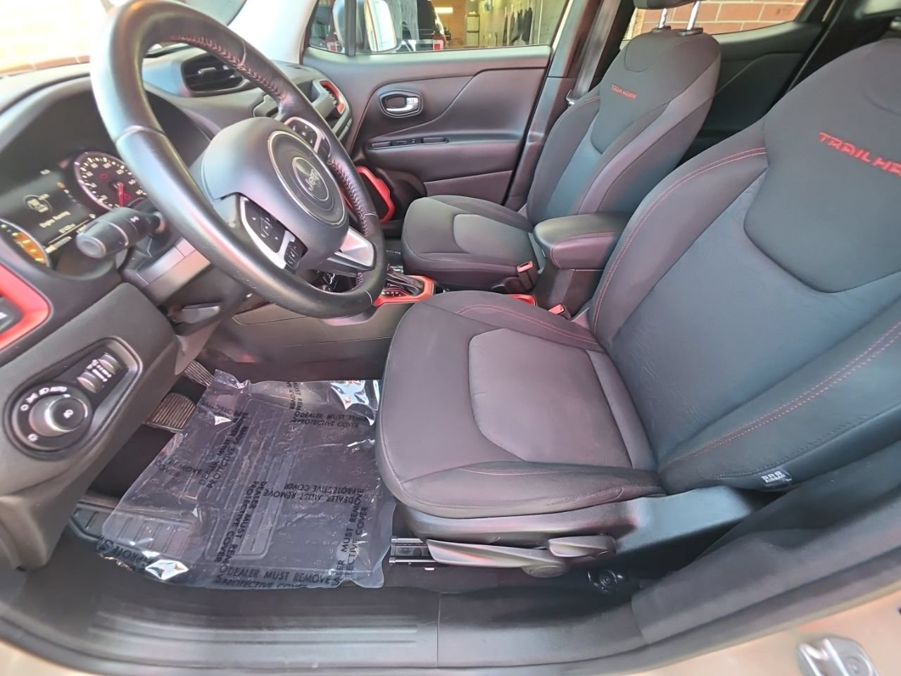 Used 2016 Jeep Renegade Trailhawk AWD/4WD image 13