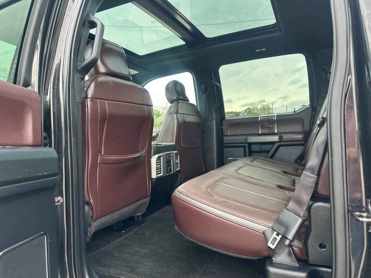 Used 2015 Ford F150 Platinum image 7