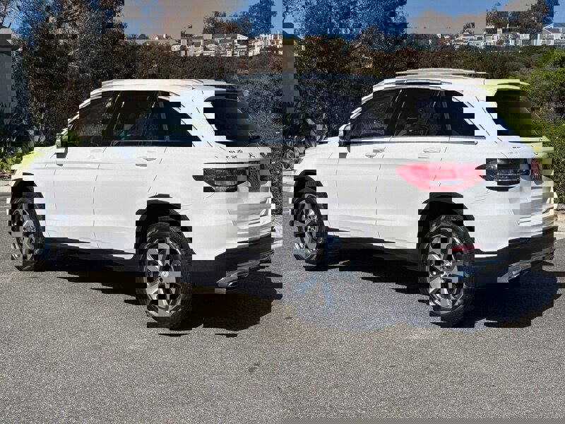 Used 2017 Mercedes-Benz GLC 300 image 4