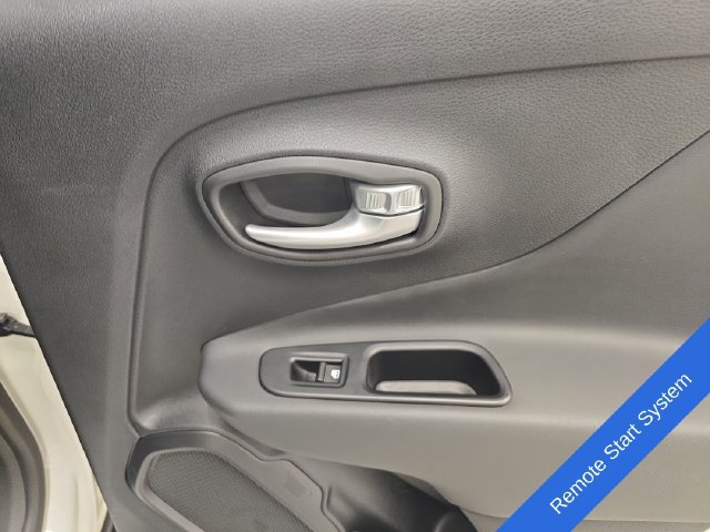 Used 2023 Jeep Renegade Altitude AWD/4WD image 14