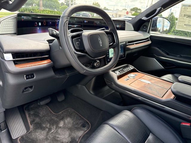 New 2025 Lincoln Navigator L Black Label image 12