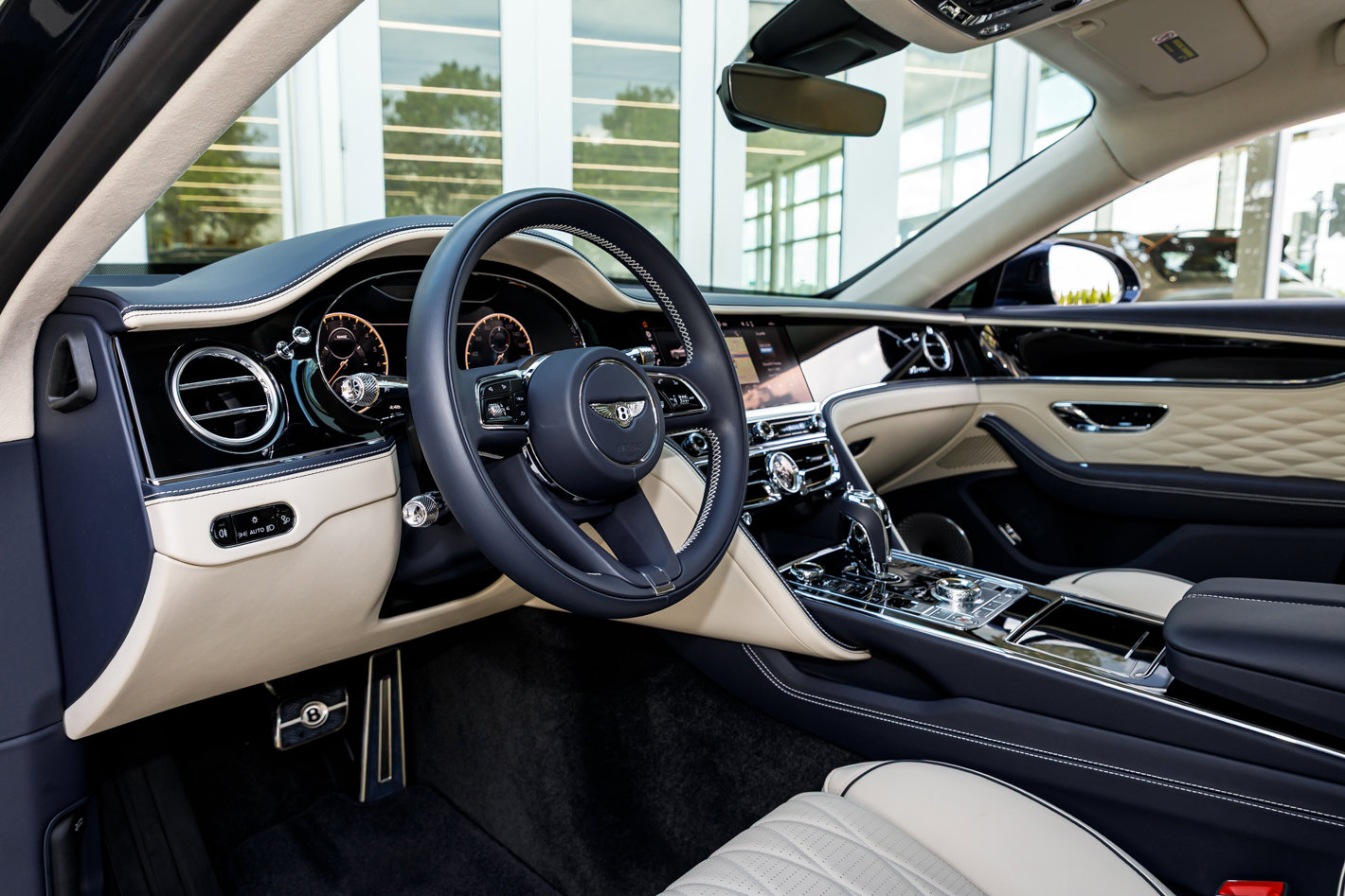 Used 2023 Bentley Flying Spur Azure AWD/4WD image 23