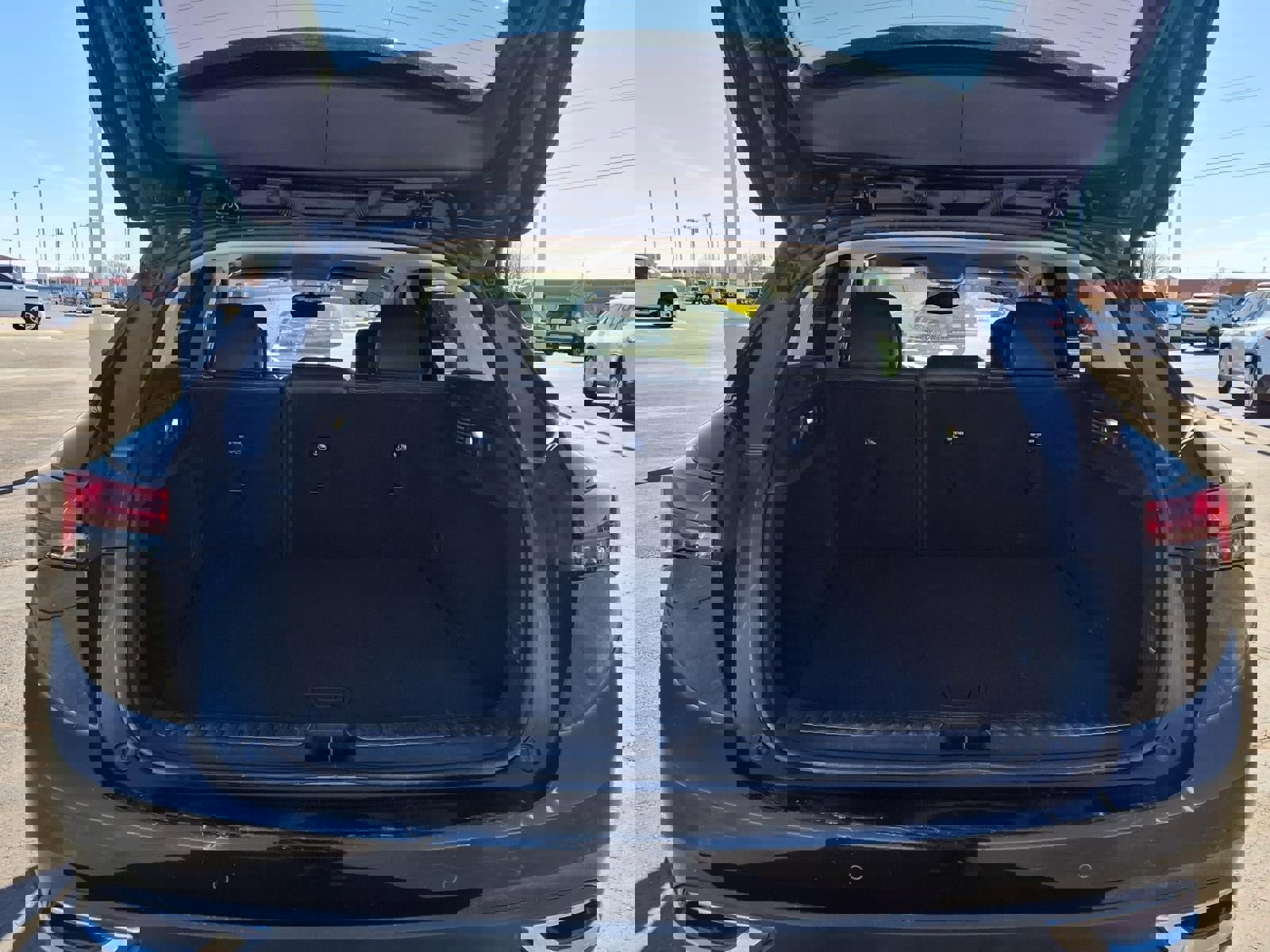 Used 2021 Buick Envision Essence image 11