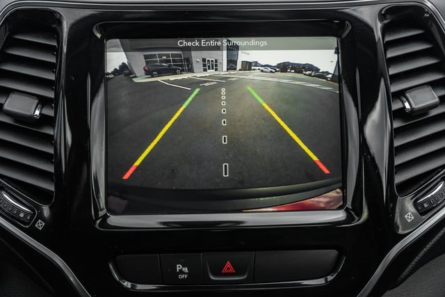 Used 2019 Jeep Cherokee Limited image 44