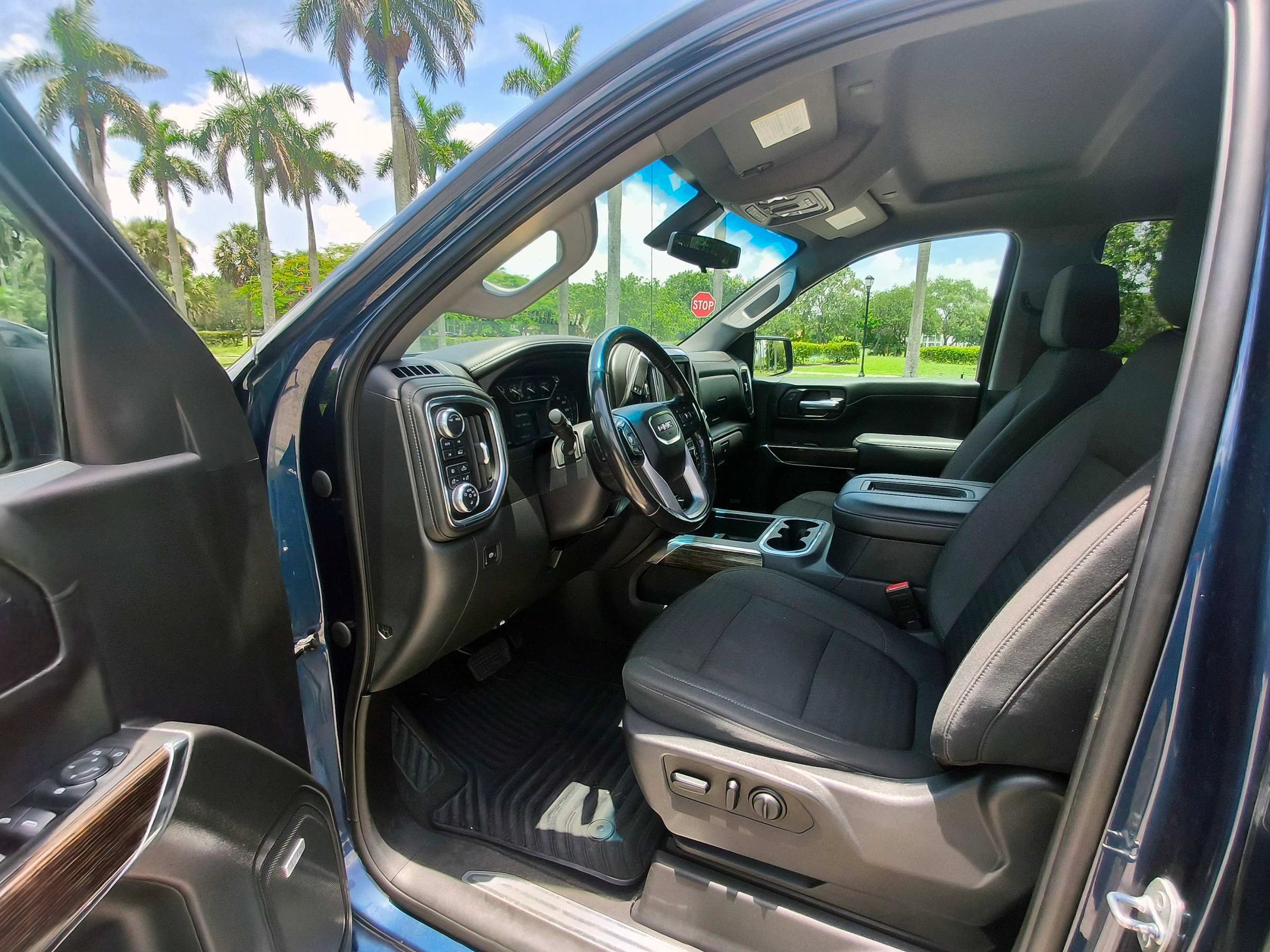 Used 2021 GMC Sierra 1500 Elevation w/ Preferred Package AWD/4WD image 5