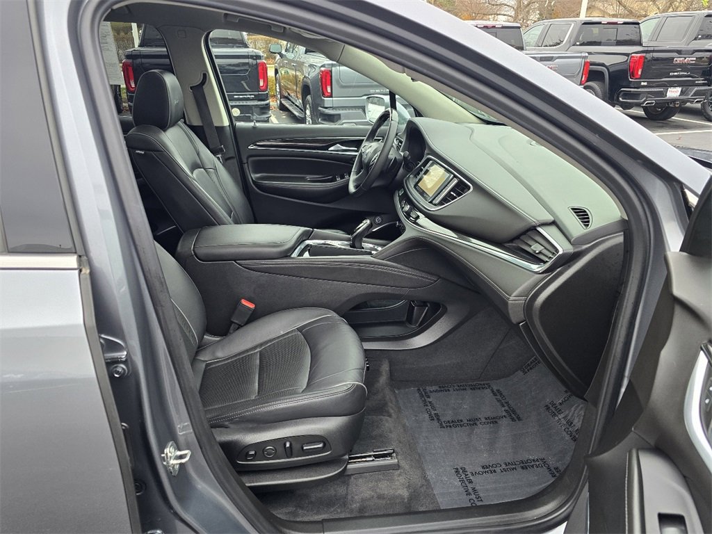 Used 2020 Buick Enclave Avenir w/ Avenir Technology Package image 36