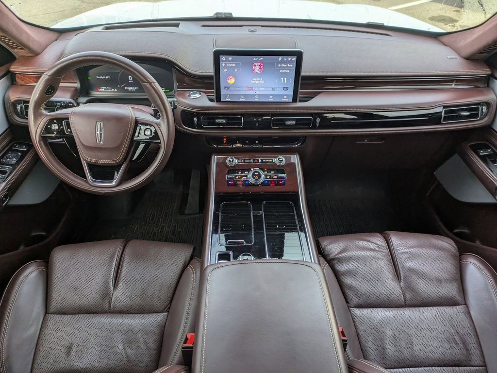 Used 2022 Lincoln Aviator Black Label Grand Touring w/ Class IV Trailer Tow Package image 15