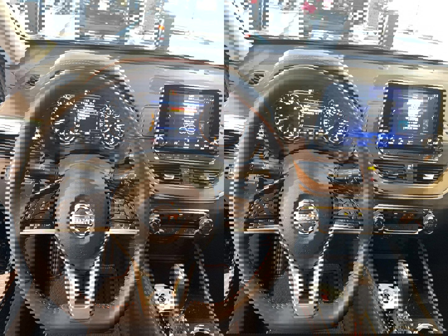 Used 2025 Nissan Altima 2.5 SR image 12