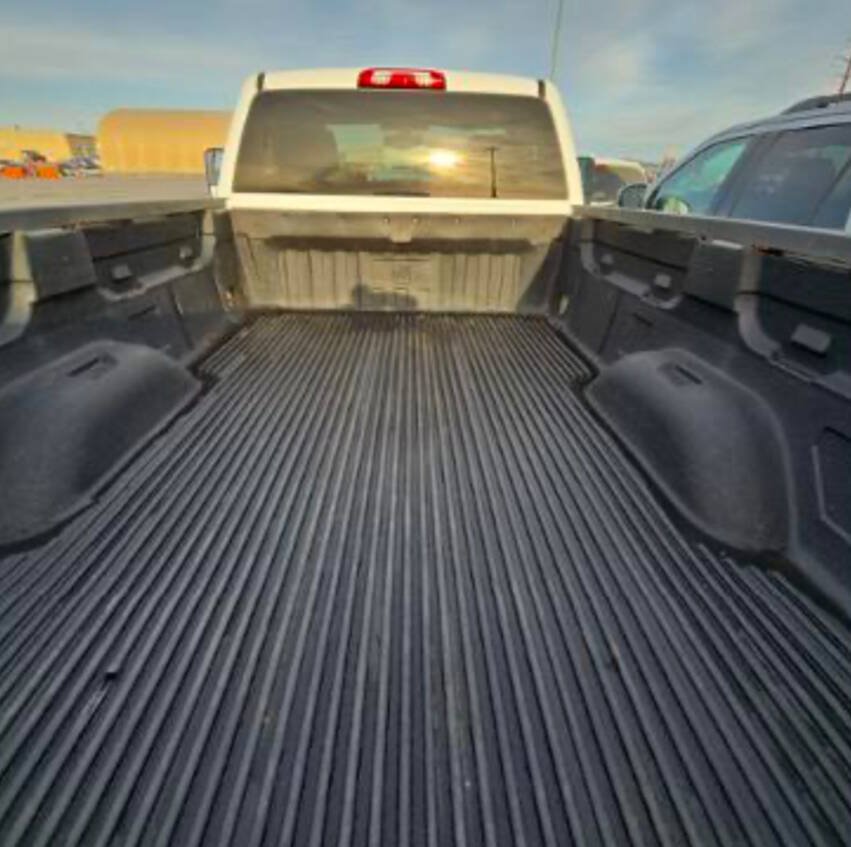 Used 2015 Chevrolet Silverado 3500 LT w/ LT Convenience Package AWD/4WD image 13