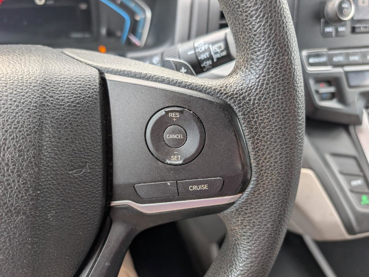 Used 2018 Honda Odyssey LX image 19