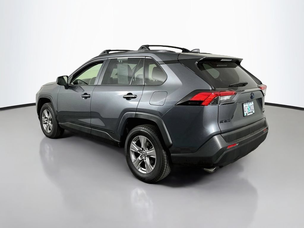 Used 2022 Toyota RAV4 LE AWD/4WD image 6