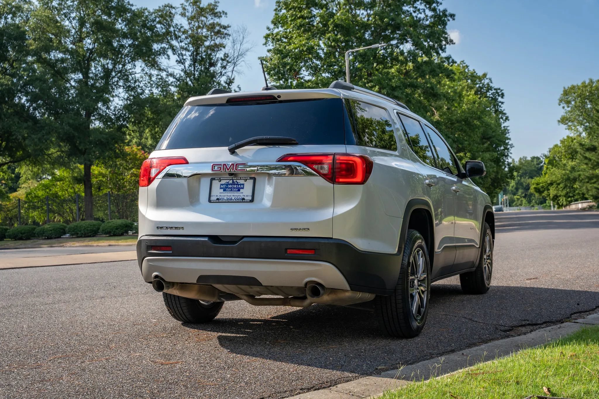 Used 2019 GMC Acadia SLT AWD/4WD image 6