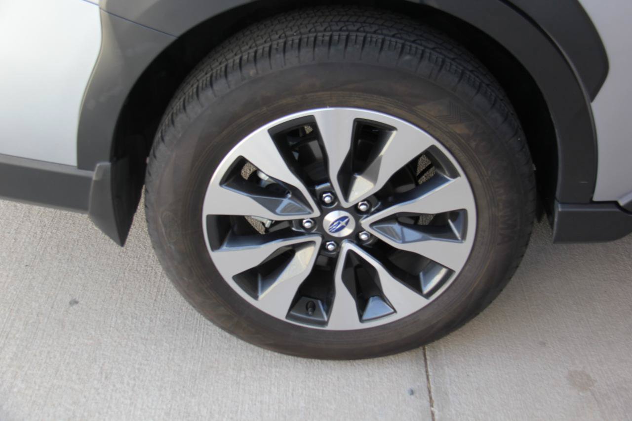 Used 2025 Subaru Outback Touring XT AWD/4WD image 32