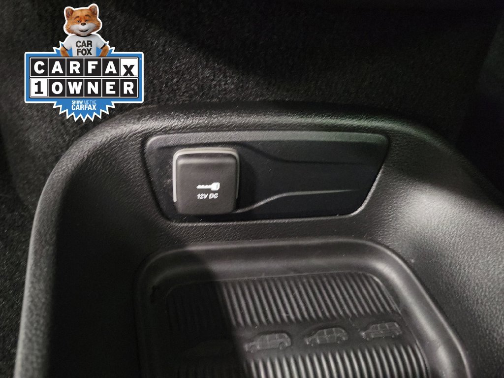 Used 2023 Chrysler Pacifica Touring FWD image 20