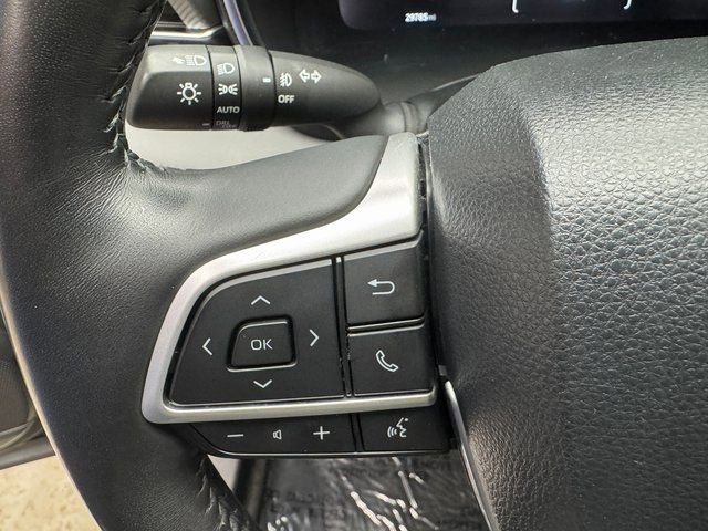 Used 2023 Toyota Highlander Platinum image 10