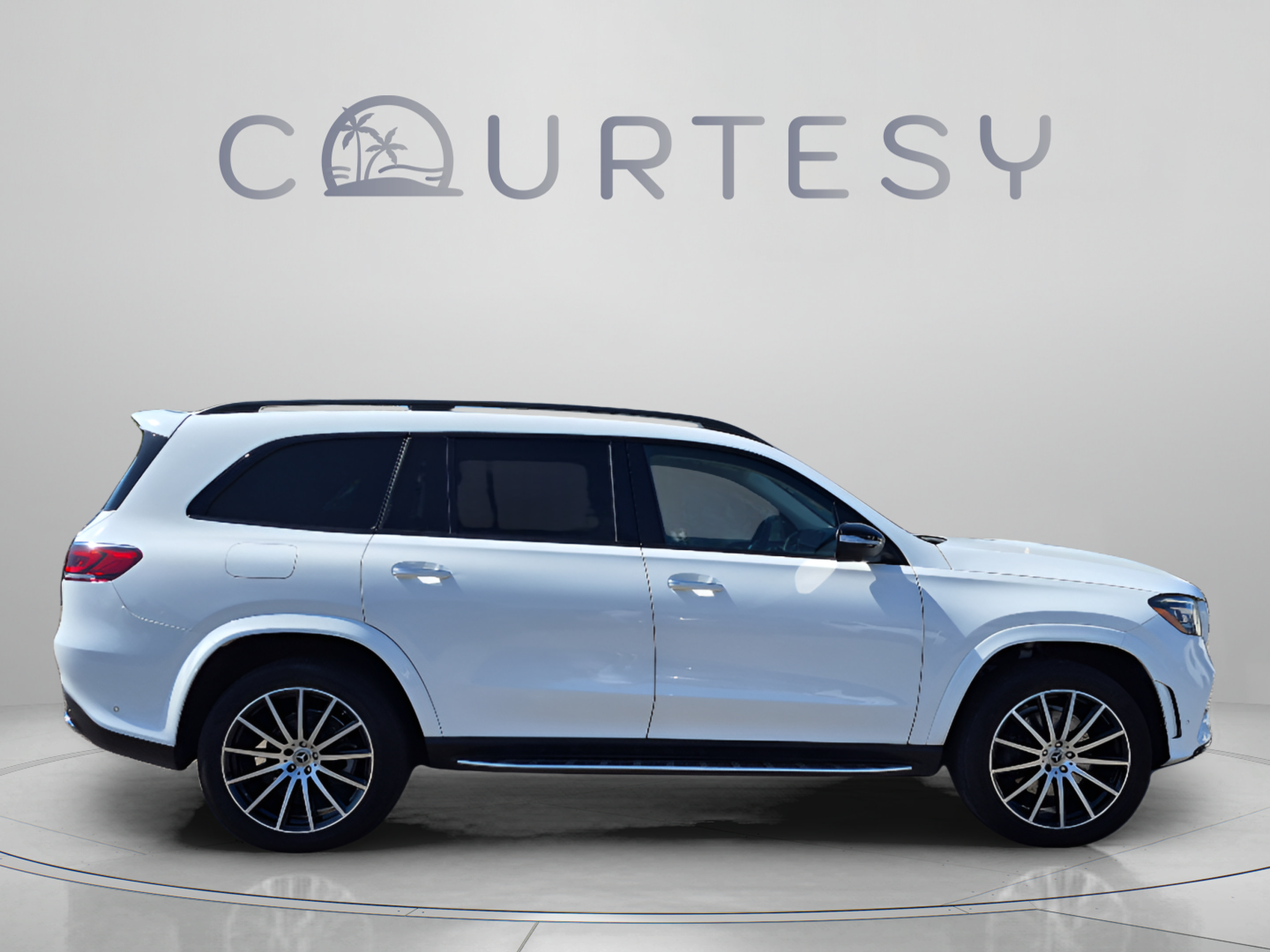 Used 2023 Mercedes-Benz GLS 450 4MATIC w/ AMG Line Exterior image 8