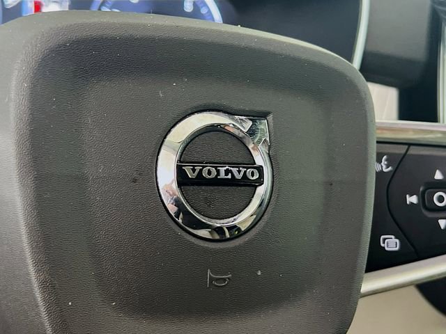 Used 2021 Volvo XC40 T5 Momentum w/ Protection Package Premier image 15