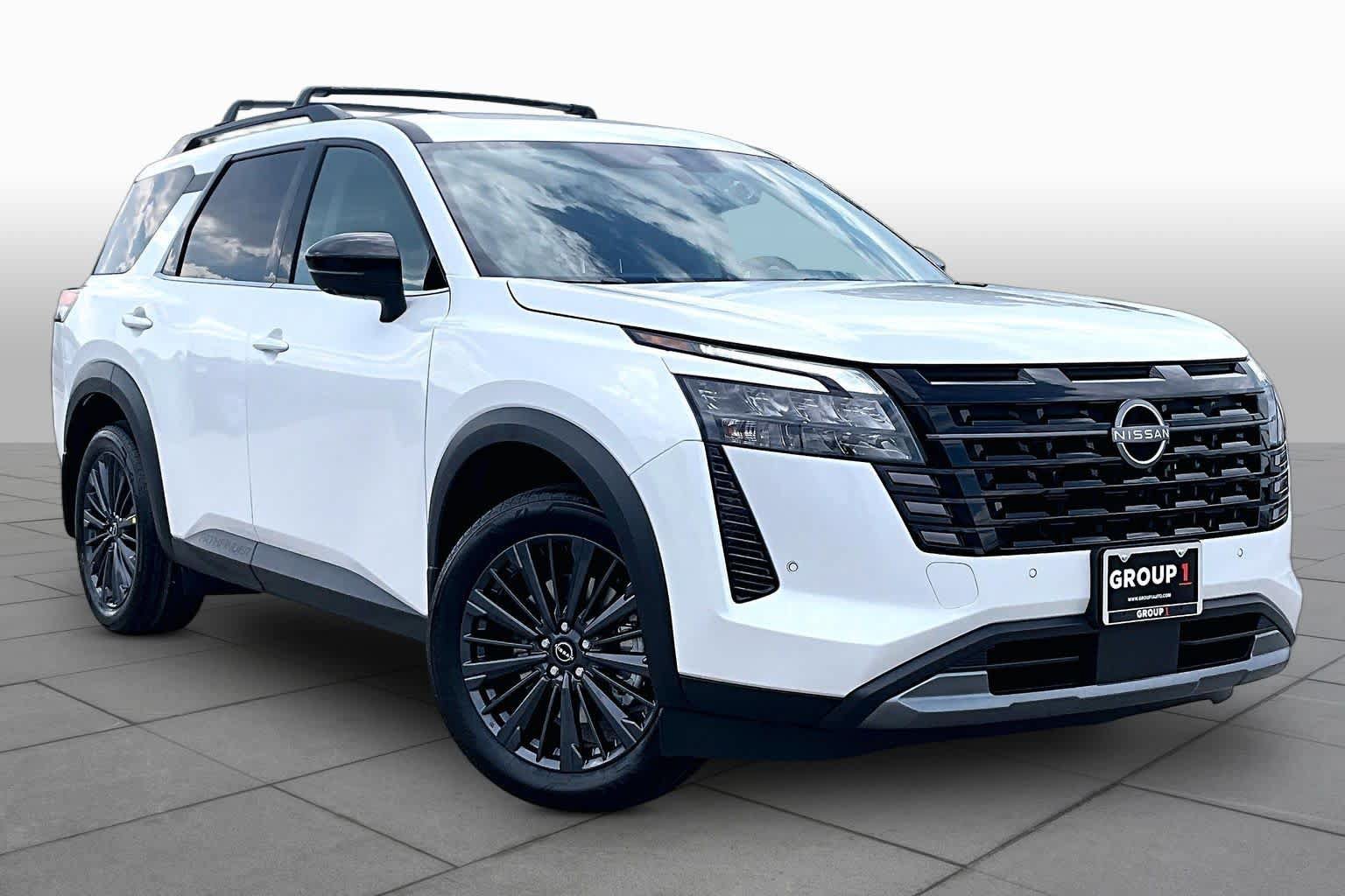 New 2026 Nissan Pathfinder SL FWD image 2