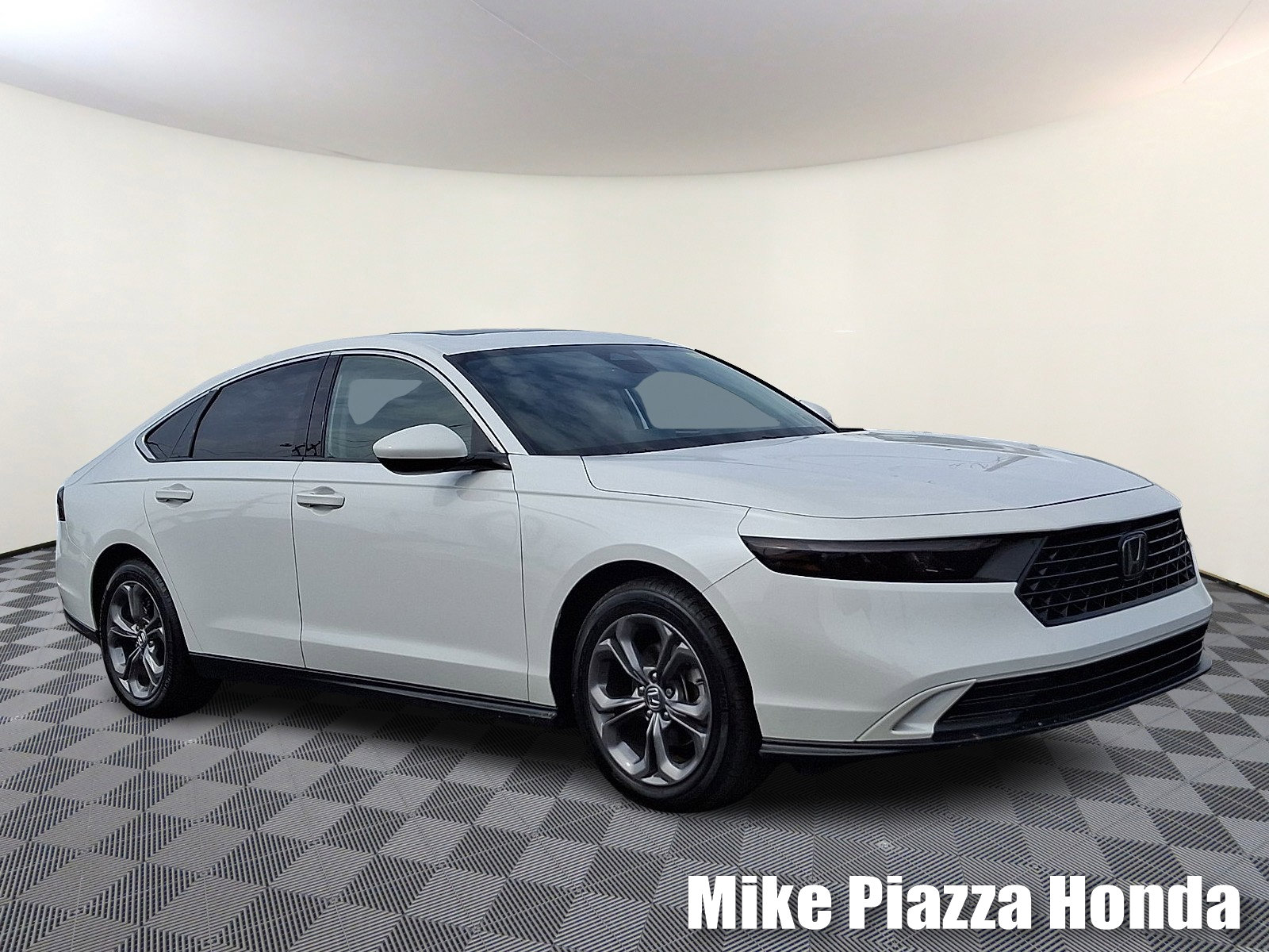 Used 2024 Honda Accord EX image 1