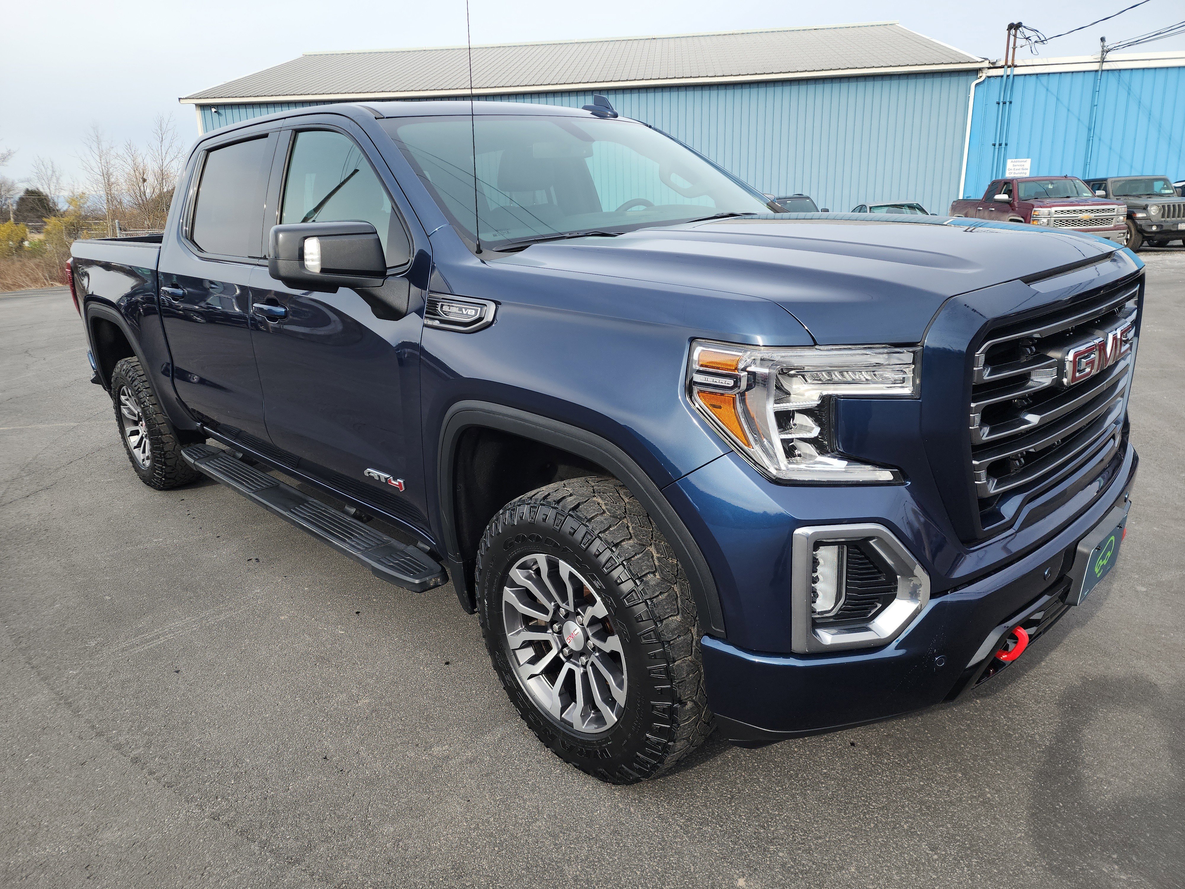 Certified 2020 GMC Sierra 1500 AT4 w/ AT4 Premium Package AWD/4WD image 2