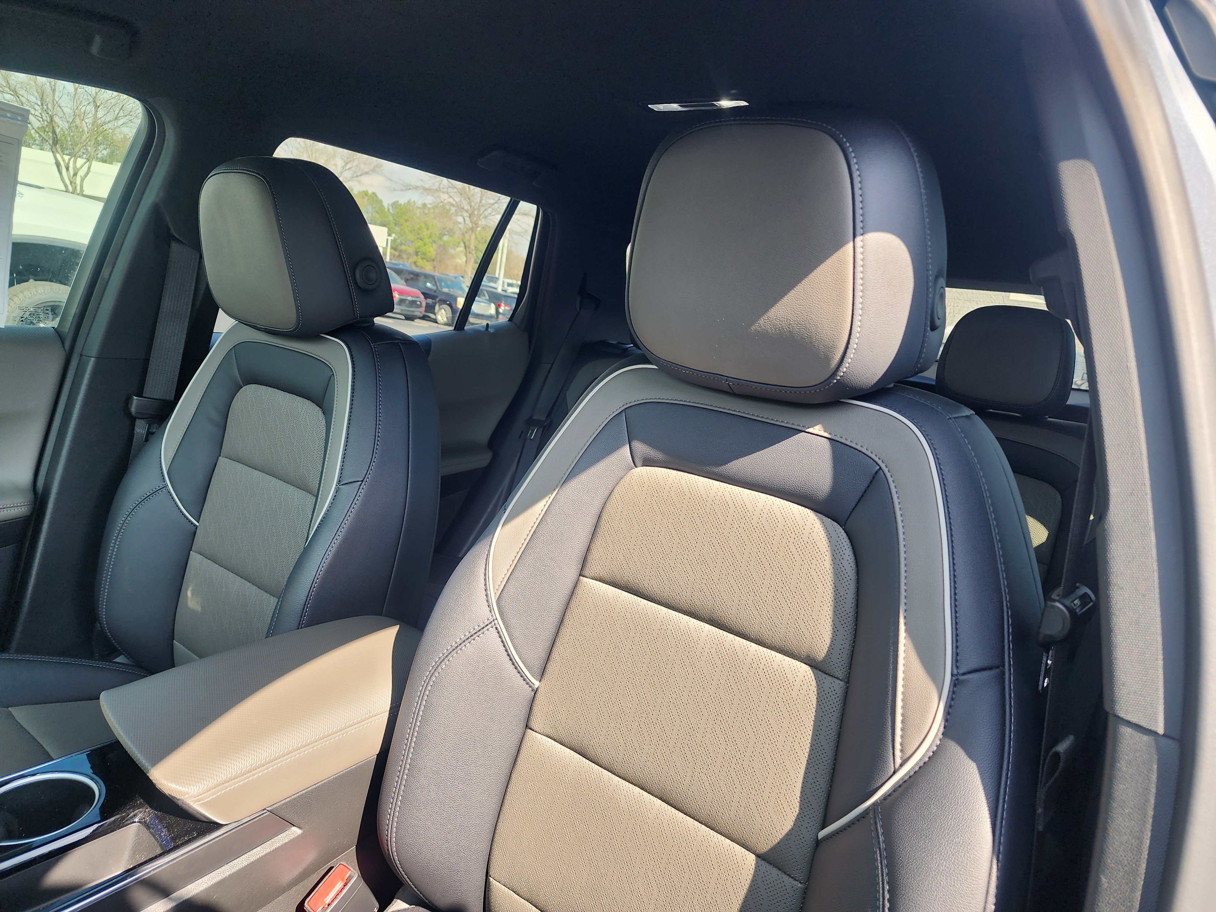 Used 2025 Chevrolet Equinox LT w/ Convenience Package II image 21