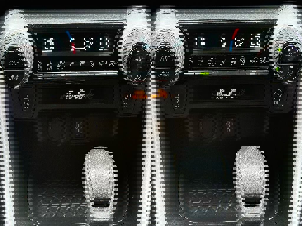 Used 2023 Toyota RAV4 XLE image 25